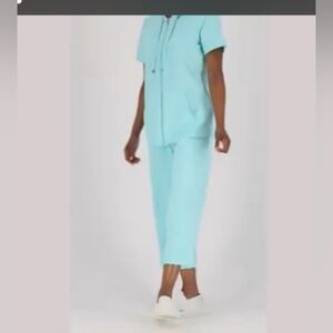 Women’s Aqua Cropped Lounge Pants. Medium